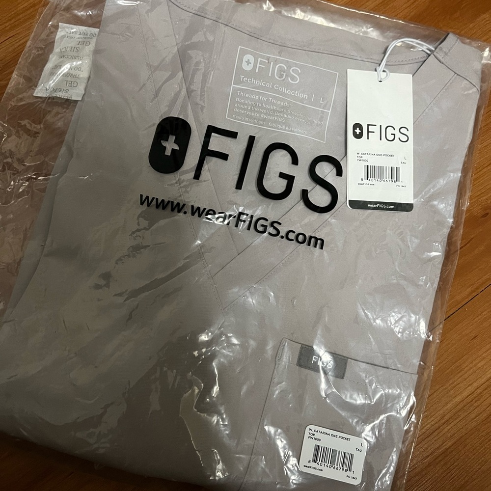 NWT Figs Slate Catarina Top